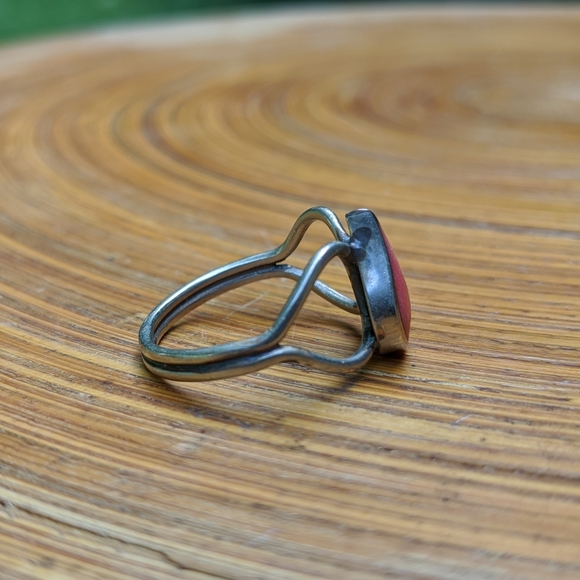 Vintage Coral Stone Ring - Picture 6 of 8